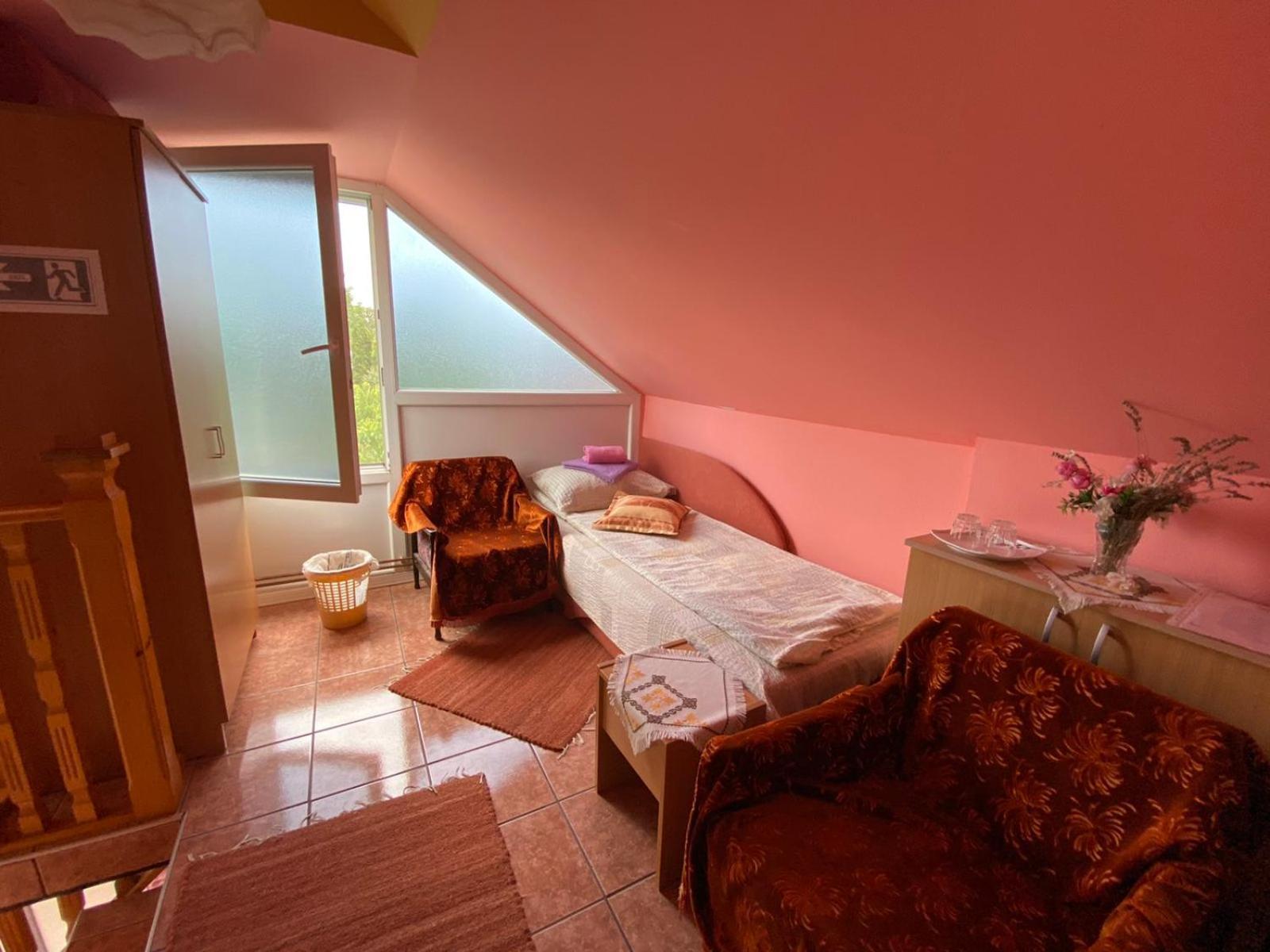 Sud ,,Antal I Olga,, Bed & Breakfast Skorenovac Rom bilde